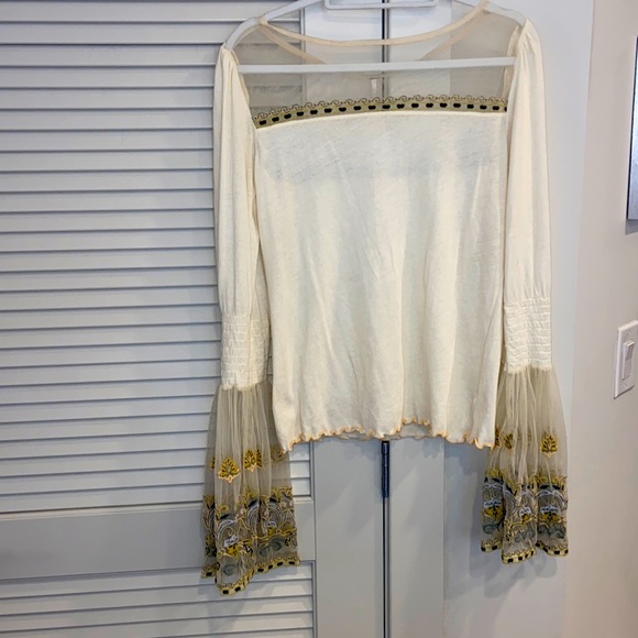 Free People Tops - HOST PICK!  ⭐️⭐️Free People romantic long sleeve top ⭐️Large ⭐️ bell sleeves